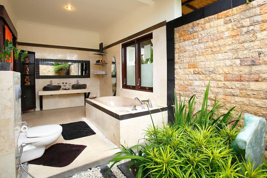 Villa L'Orange Bali เกอรามัส ภายนอก รูปภาพ